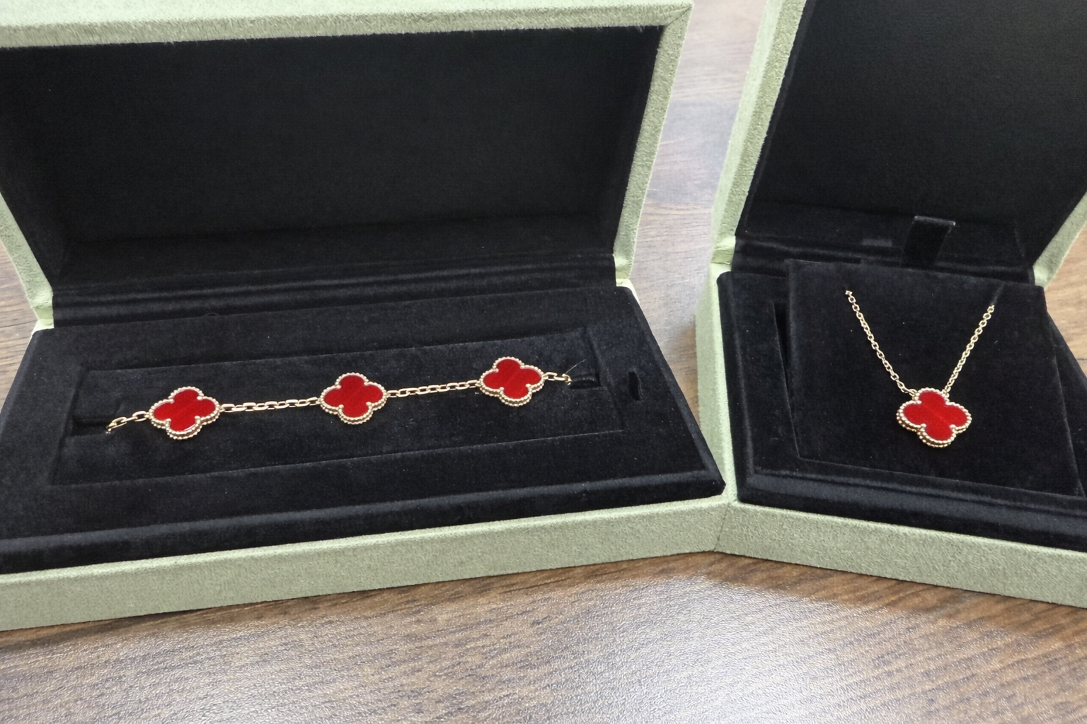 18K Gold Red Clover Set